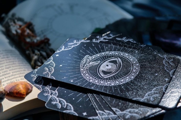 New Moon and Full Moon Tarot Spreads